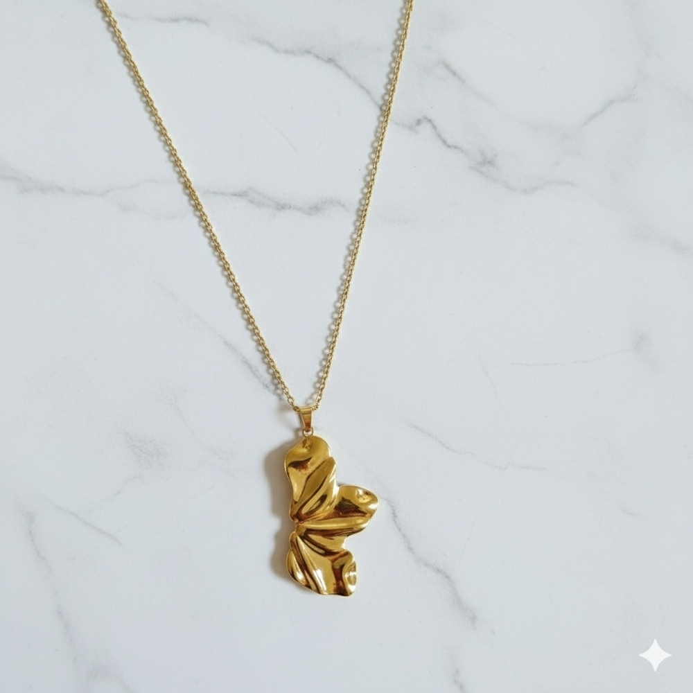 Stainless Steel Elegant Gold Pendant Necklace